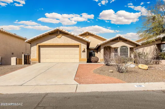 $425,000 | 11161 North Par Drive, Oro Valley, AZ 85737