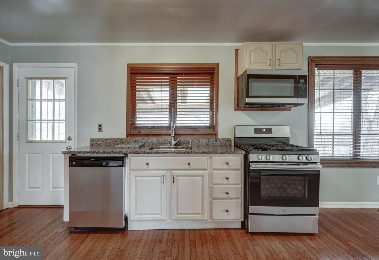 1 Warwick Road Stratford, NJ 08084 - Photo 12 of 36 Kitchen
