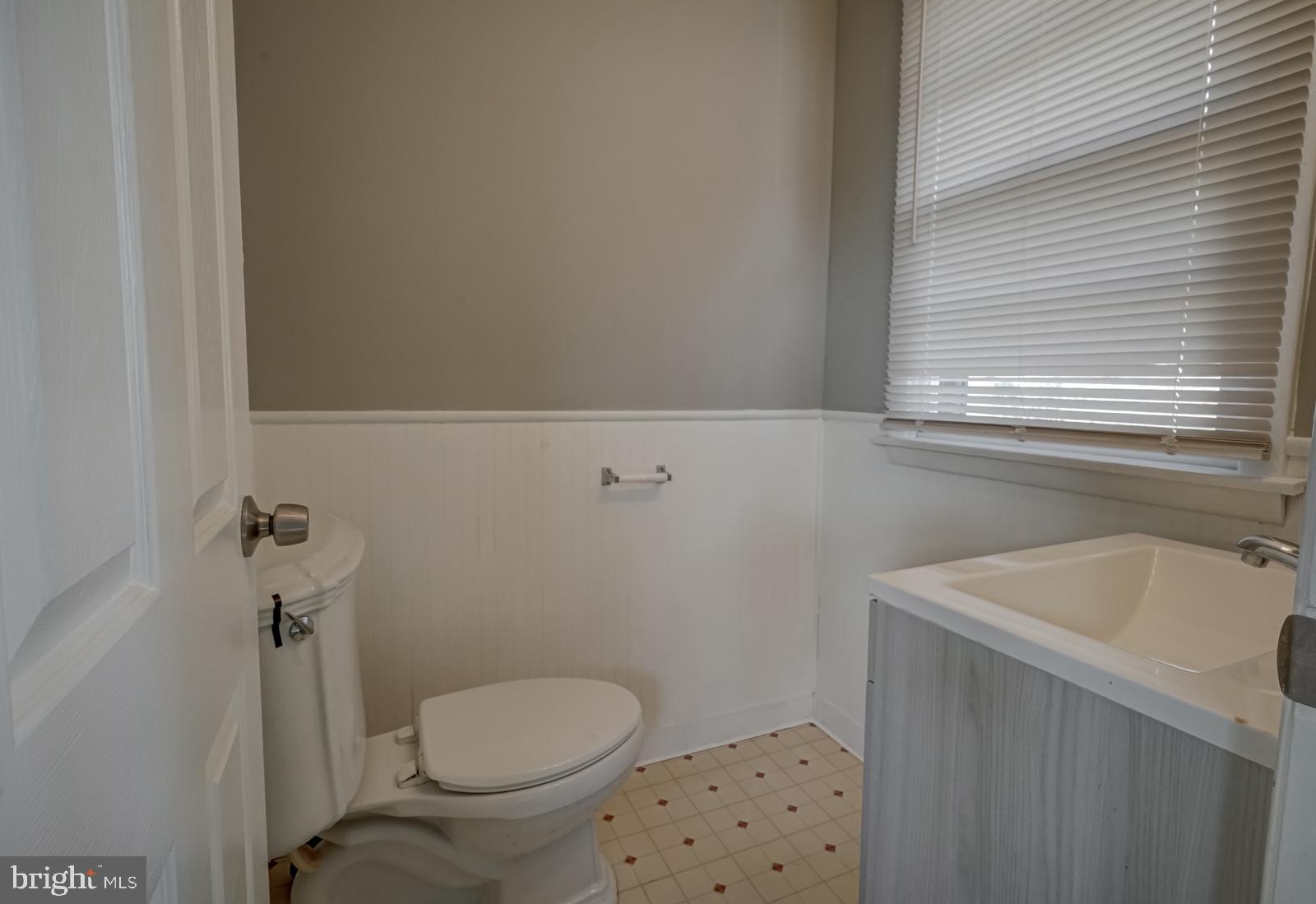 1 Warwick Road Stratford, NJ 08084 - Photo 17 of 36 Powder Room