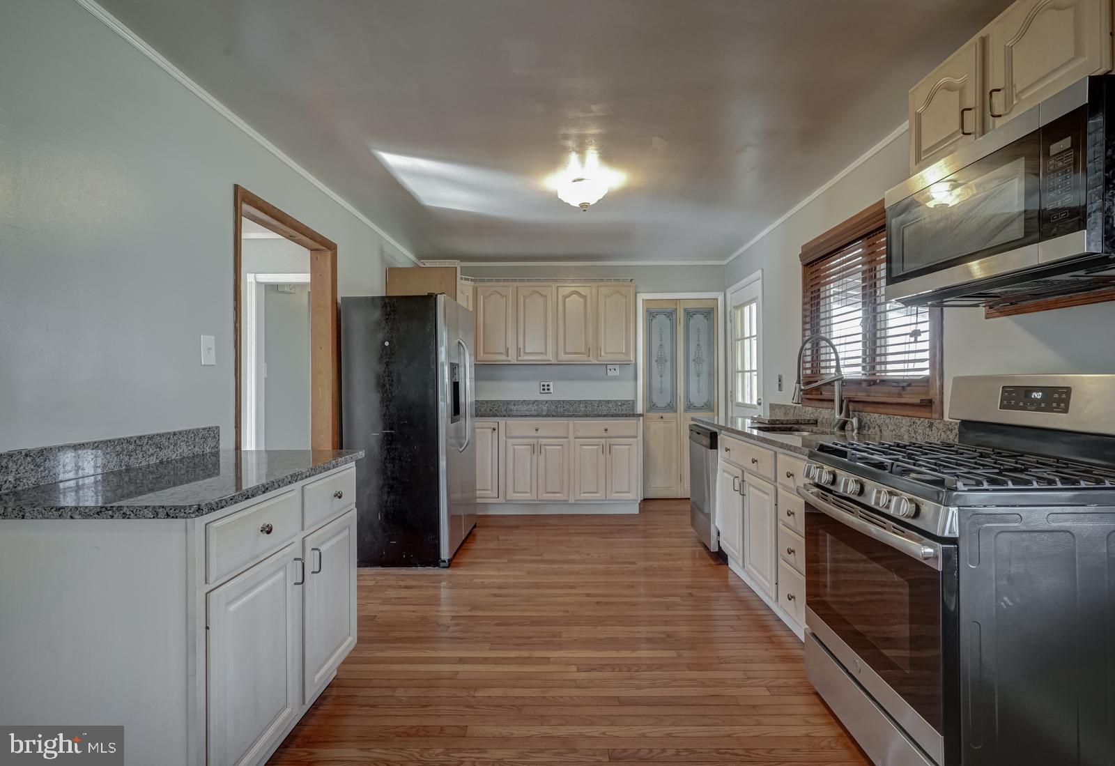 1 Warwick Road Stratford, NJ 08084 - Photo 7 of 36 Kitchen