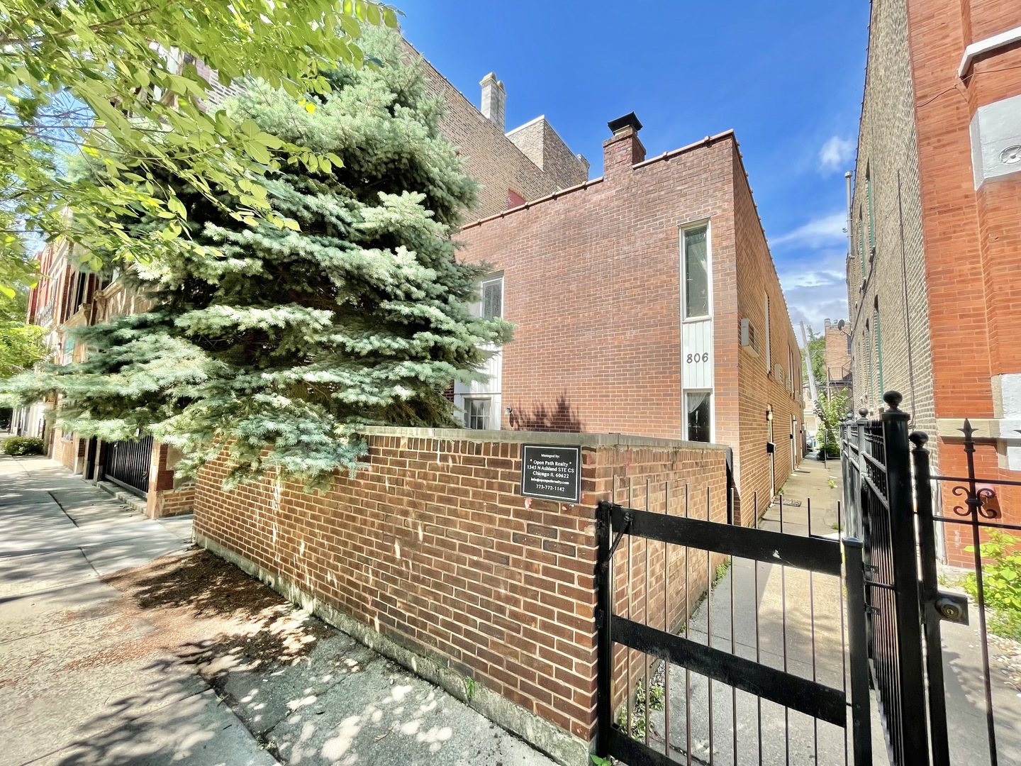 806 South Loomis Street, Unit B Chicago, IL 60607 - Photo 1 of 17 a view of building from balcony