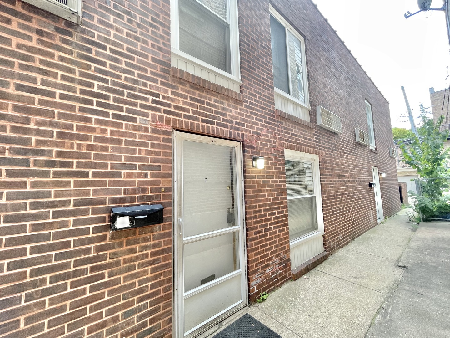 806 South Loomis Street, Unit B Chicago, IL 60607 - Photo 17 of 17 a view of front door of house