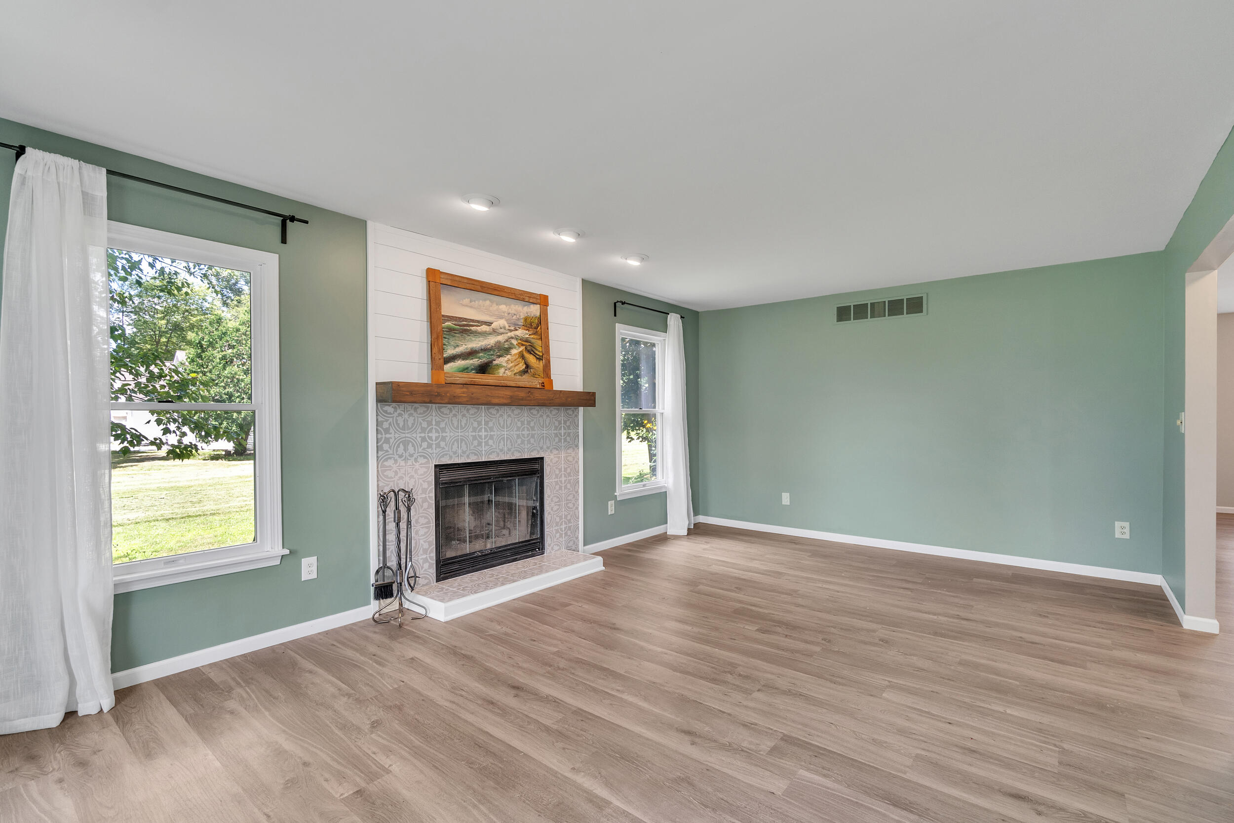 46338 Hull Road Belleville, MI 48111 - Photo 6 of 35 hull-08