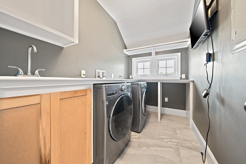 35 Herman Paul Road Canton, MA 02021 - Photo 16 of 39