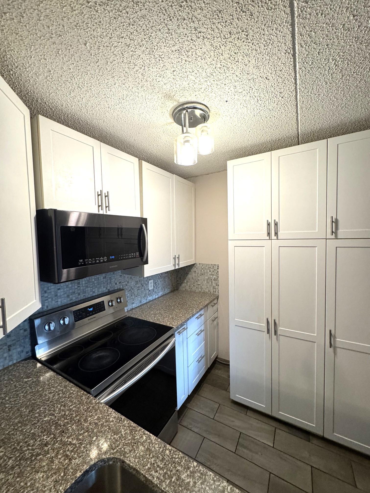 10511 Cedar Lk Road South, Unit 503 Hopkins, MN 55305 - Photo 6 of 20