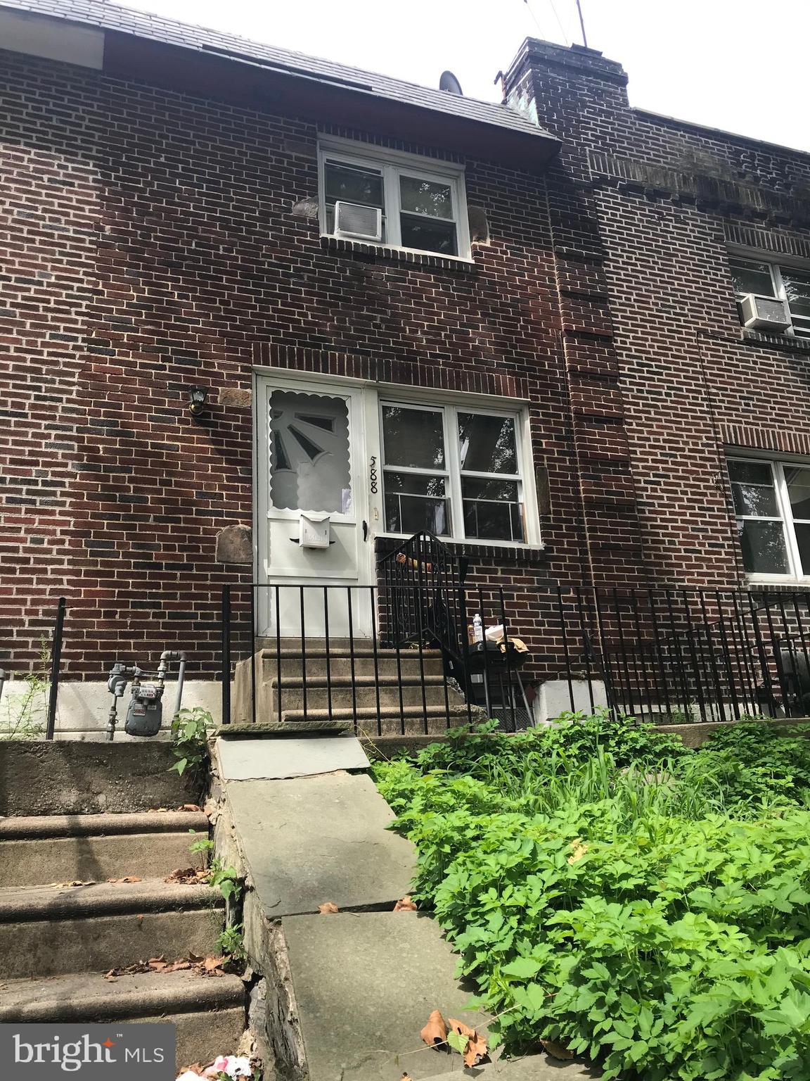 588 Snowden Road Upper Darby, PA 19082 - Photo 2 of 13