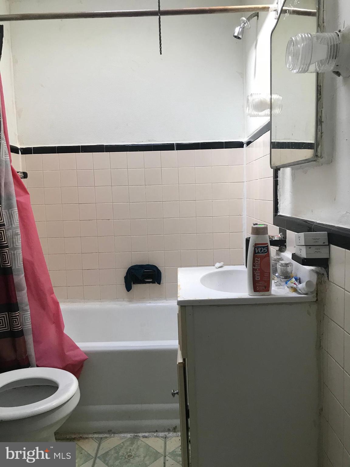 588 Snowden Road Upper Darby, PA 19082 - Photo 11 of 13