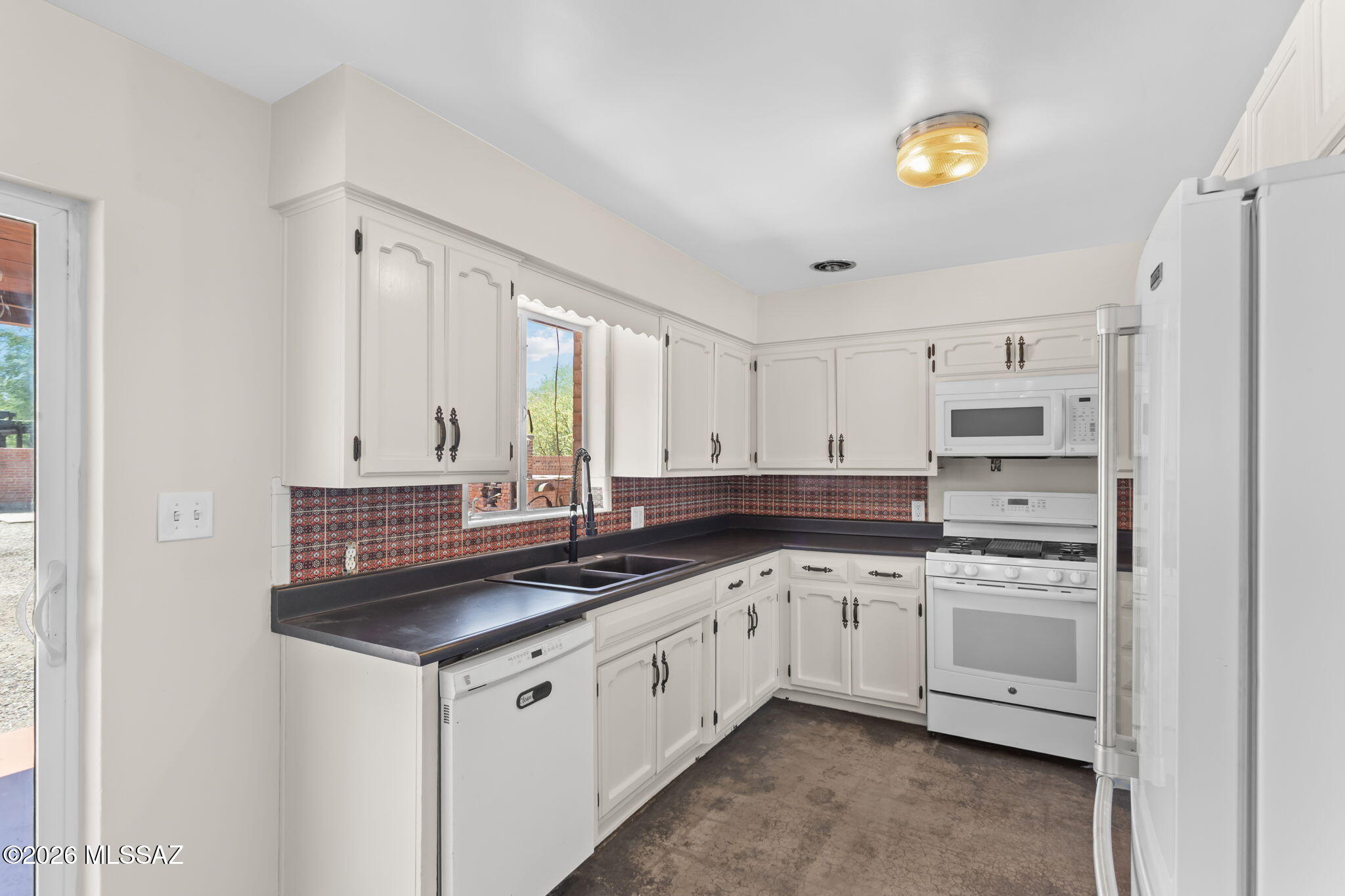 918 East Roger Road Tucson, AZ 85719 - Photo 3 of 28 Gallery Image 3