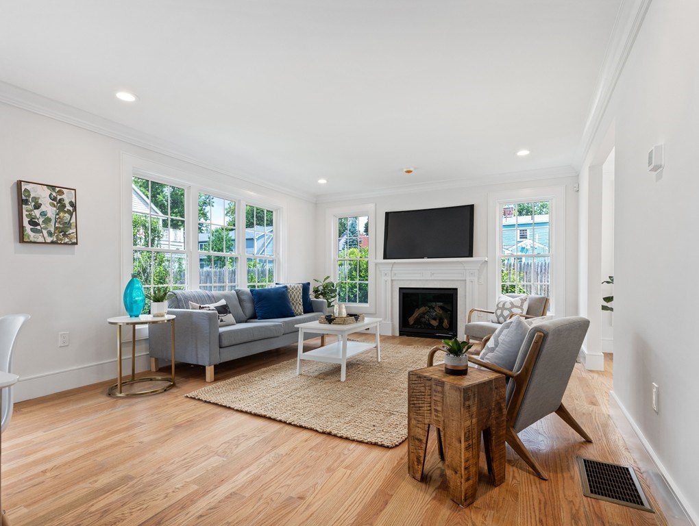 20 Manhattan Terrace, Unit 1 Newton, MA 02465 - Photo 5 of 21
