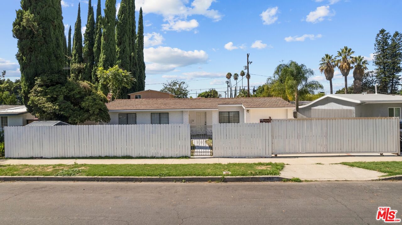 7853 Bothwell Road Reseda, CA 91335 - Photo 37 of 46 Gallery Image 37