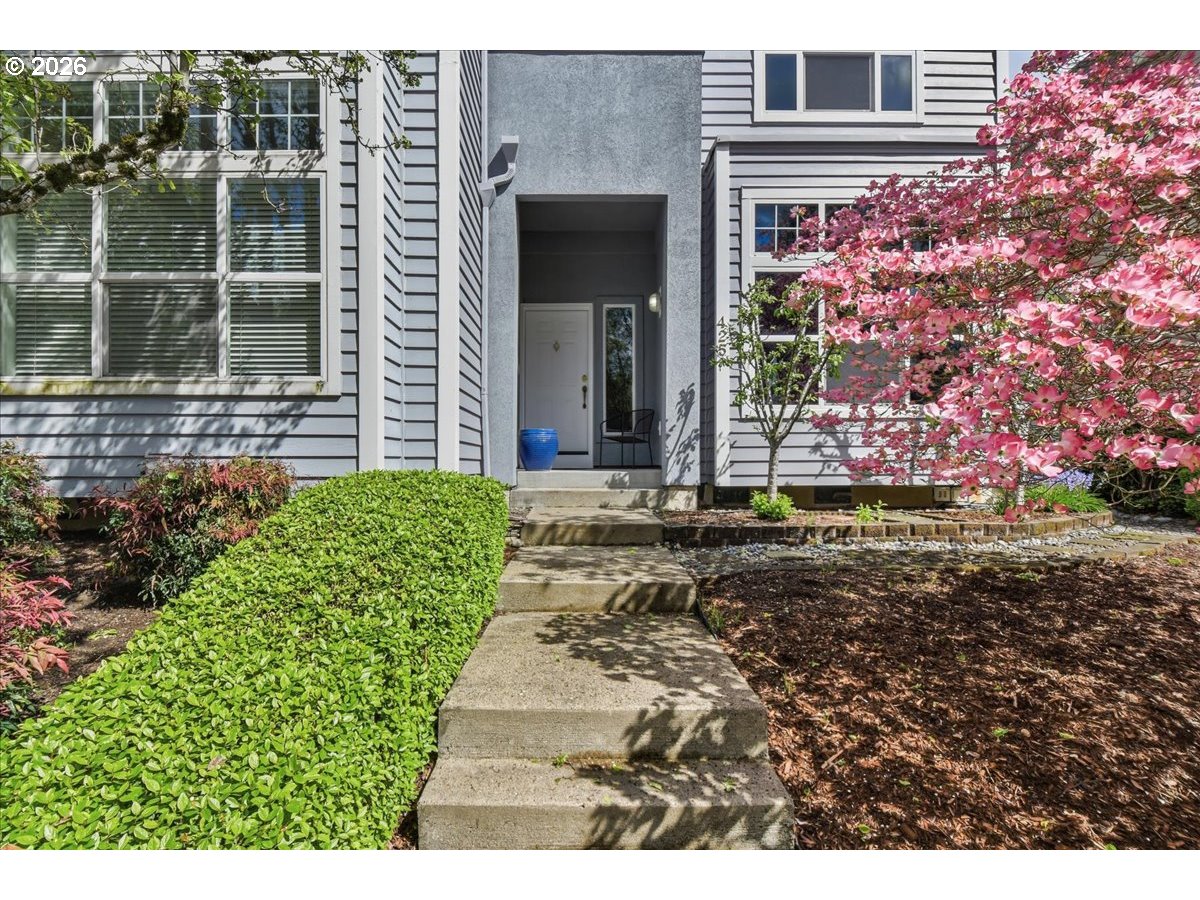 425 Northeast Roth Street Portland, OR 97211 - Photo 2 of 34 Gallery Image 2