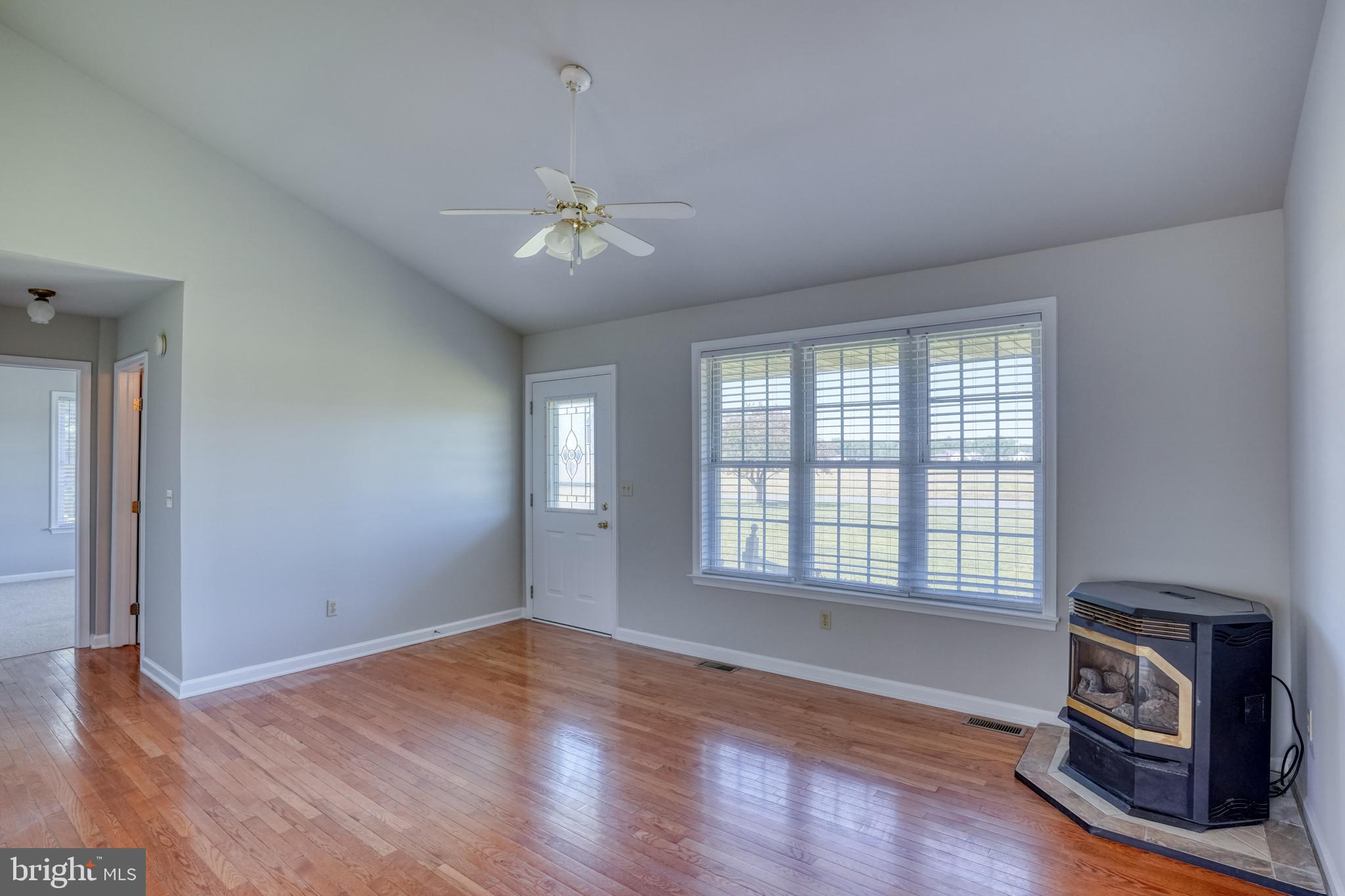 1663 White Marsh Branch Road Harrington, DE 19952 - Photo 19 of 40 Living Room
