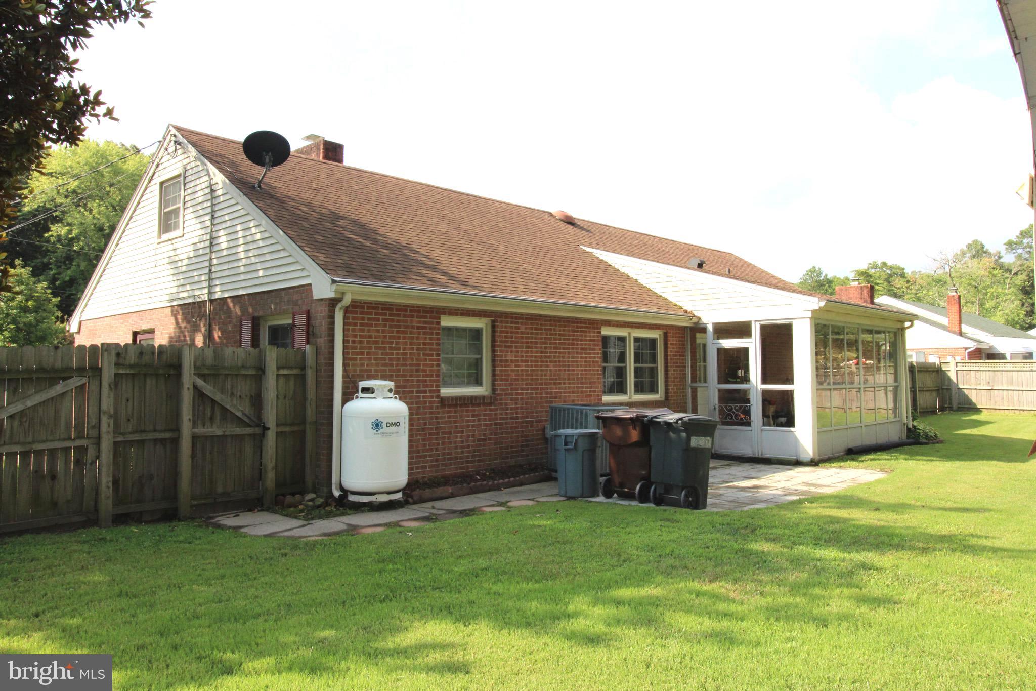 601 Edlon Park Cambridge, MD 21613 - Photo 6 of 19 a view of a house with backyard