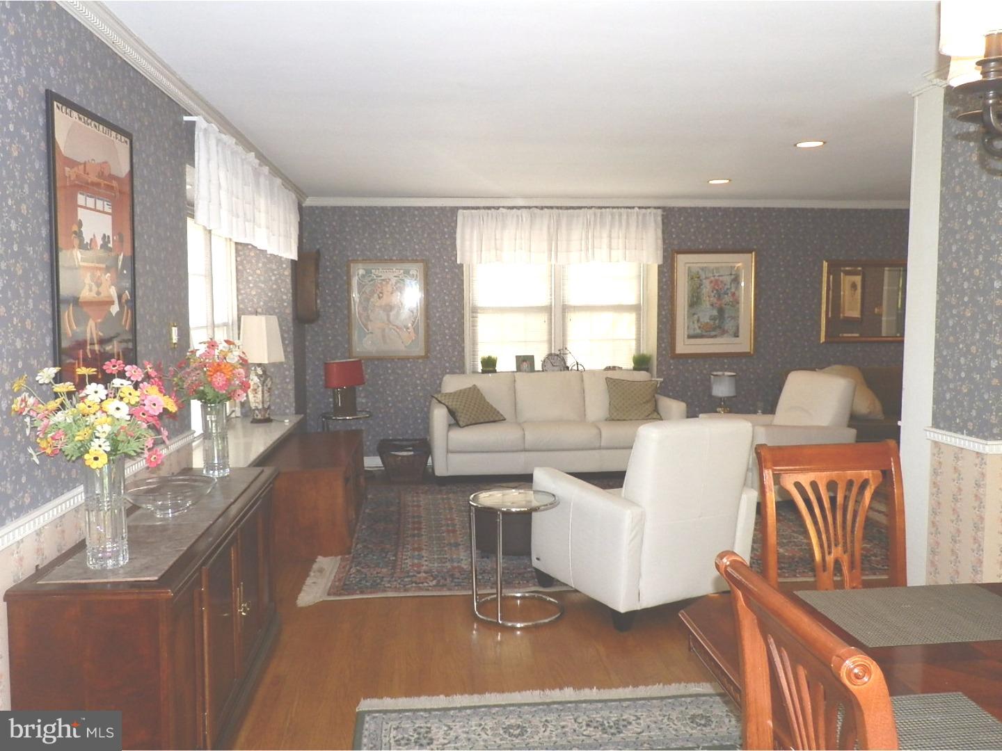 679 Pinetree Road Jenkintown, PA 19046 - Photo 5 of 25 Living Room