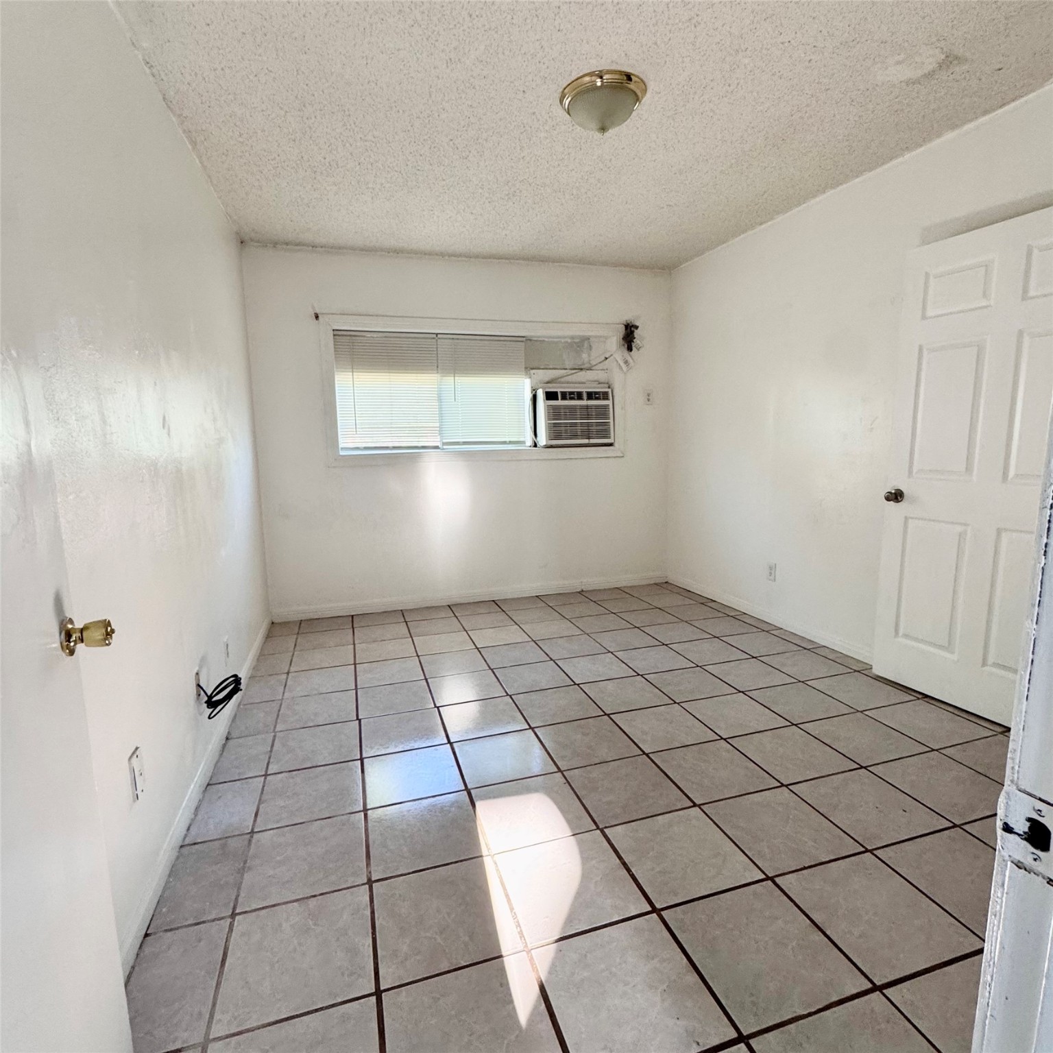 416 Casey Street, Unit 1/2 Baytown, TX 77520 - Photo 3 of 6 a view of utility room