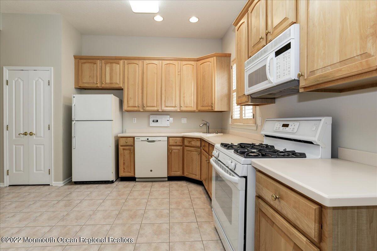 2587 Collier Road Manasquan, NJ 08736 - Photo 15 of 60 27-2587CollierRd0027