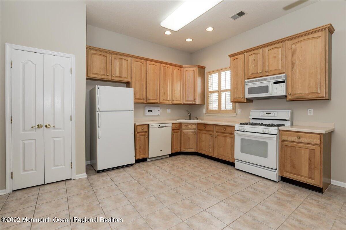 2587 Collier Road Manasquan, NJ 08736 - Photo 18 of 60 26-2587CollierRd0026