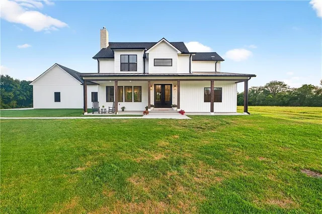 $1,450,000 | 21851 179th Street, Tonganoxie, KS 66086