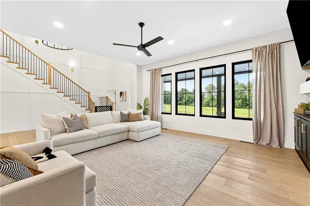 $1,450,000 | 21851 179th Street, Tonganoxie, KS 66086