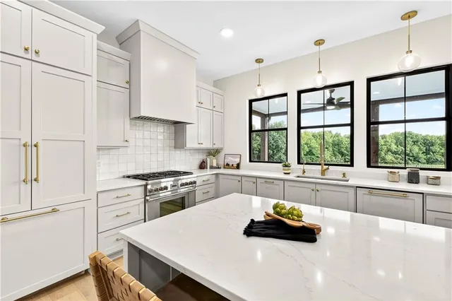 $1,450,000 | 21851 179th Street, Tonganoxie, KS 66086