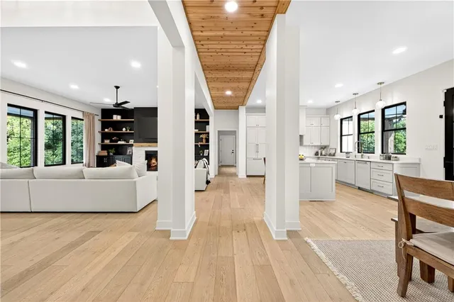 $1,450,000 | 21851 179th Street, Tonganoxie, KS 66086