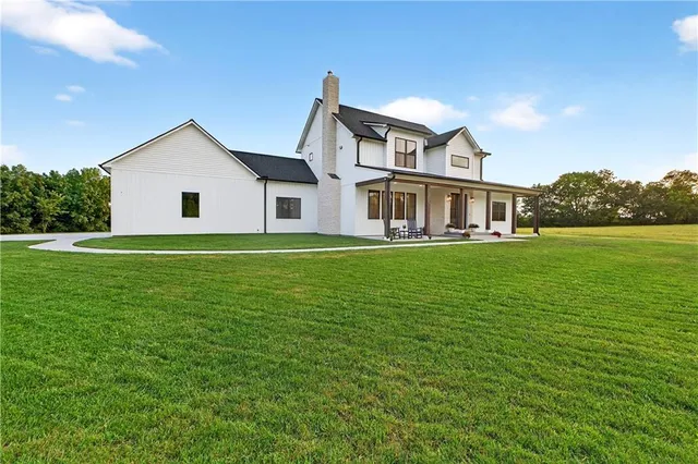 $1,450,000 | 21851 179th Street, Tonganoxie, KS 66086