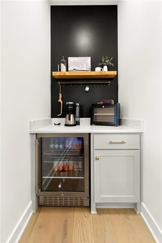 $1,450,000 | 21851 179th Street, Tonganoxie, KS 66086