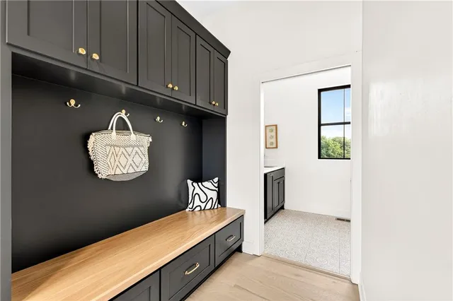 $1,450,000 | 21851 179th Street, Tonganoxie, KS 66086