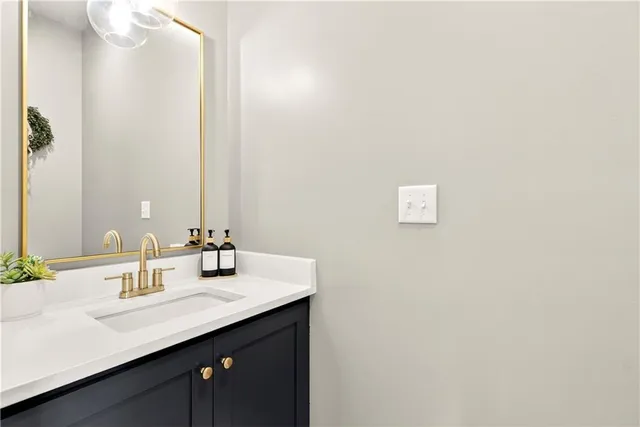 $1,450,000 | 21851 179th Street, Tonganoxie, KS 66086