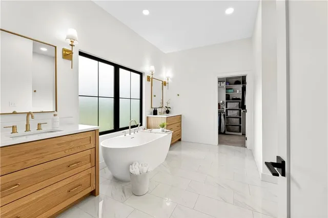 $1,450,000 | 21851 179th Street, Tonganoxie, KS 66086