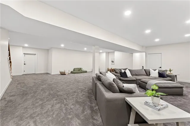 $1,450,000 | 21851 179th Street, Tonganoxie, KS 66086