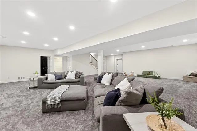 $1,450,000 | 21851 179th Street, Tonganoxie, KS 66086