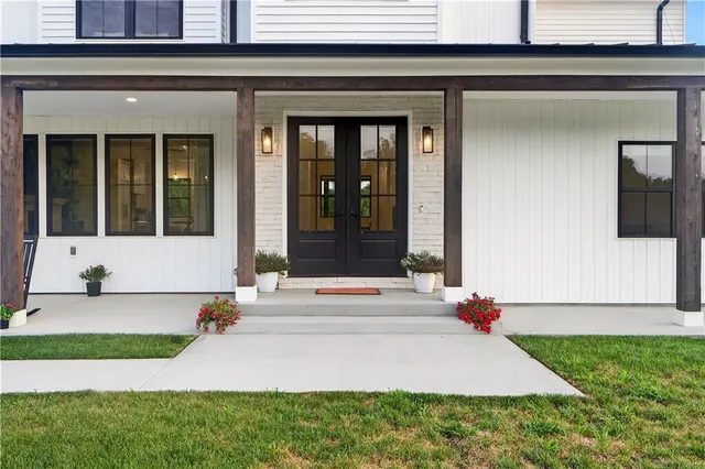 $1,450,000 | 21851 179th Street, Tonganoxie, KS 66086