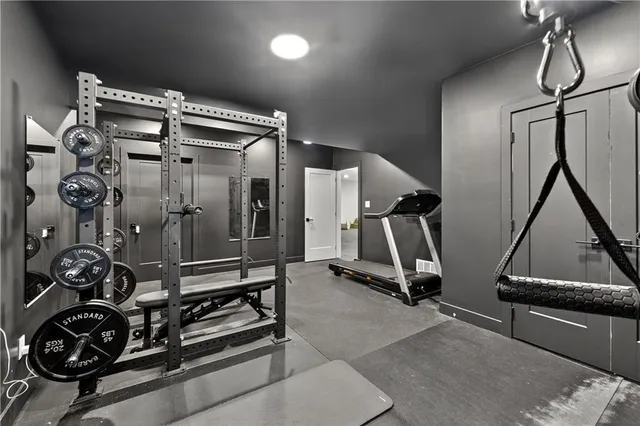 $1,450,000 | 21851 179th Street, Tonganoxie, KS 66086