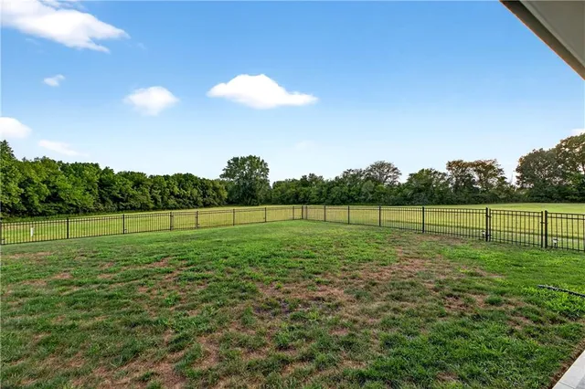 $1,450,000 | 21851 179th Street, Tonganoxie, KS 66086