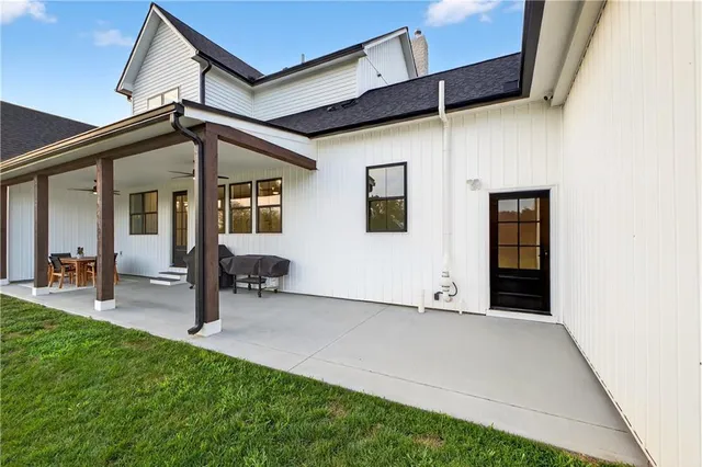 $1,450,000 | 21851 179th Street, Tonganoxie, KS 66086