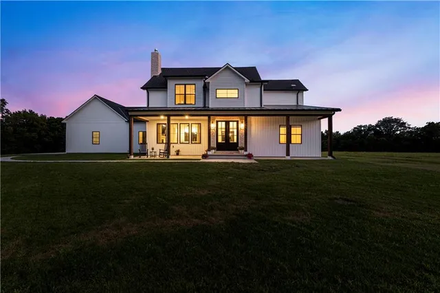 $1,450,000 | 21851 179th Street, Tonganoxie, KS 66086