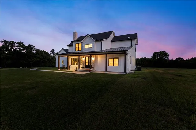 $1,450,000 | 21851 179th Street, Tonganoxie, KS 66086