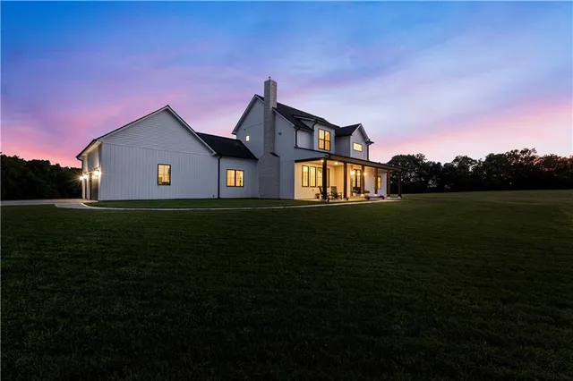 $1,450,000 | 21851 179th Street, Tonganoxie, KS 66086