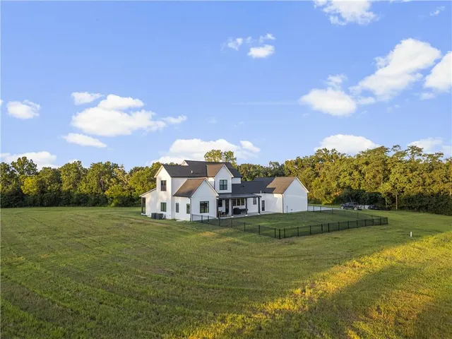 $1,450,000 | 21851 179th Street, Tonganoxie, KS 66086