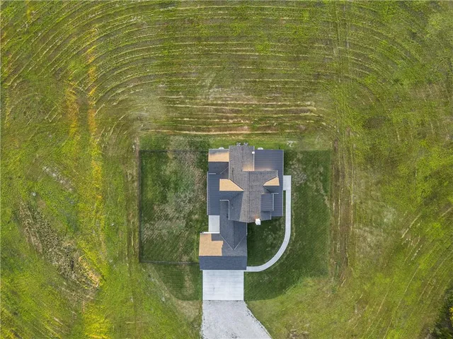 $1,450,000 | 21851 179th Street, Tonganoxie, KS 66086