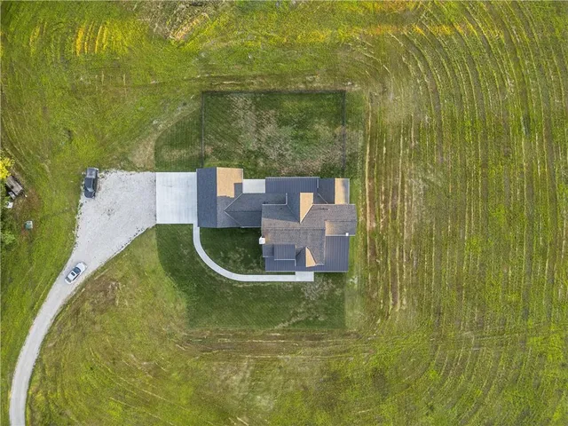 $1,450,000 | 21851 179th Street, Tonganoxie, KS 66086