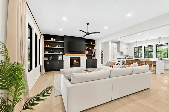 $1,450,000 | 21851 179th Street, Tonganoxie, KS 66086