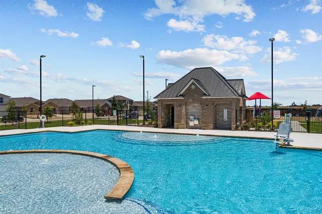 $342,650 | 2315 Buffalo Byu Way, Crandall, TX 75114
