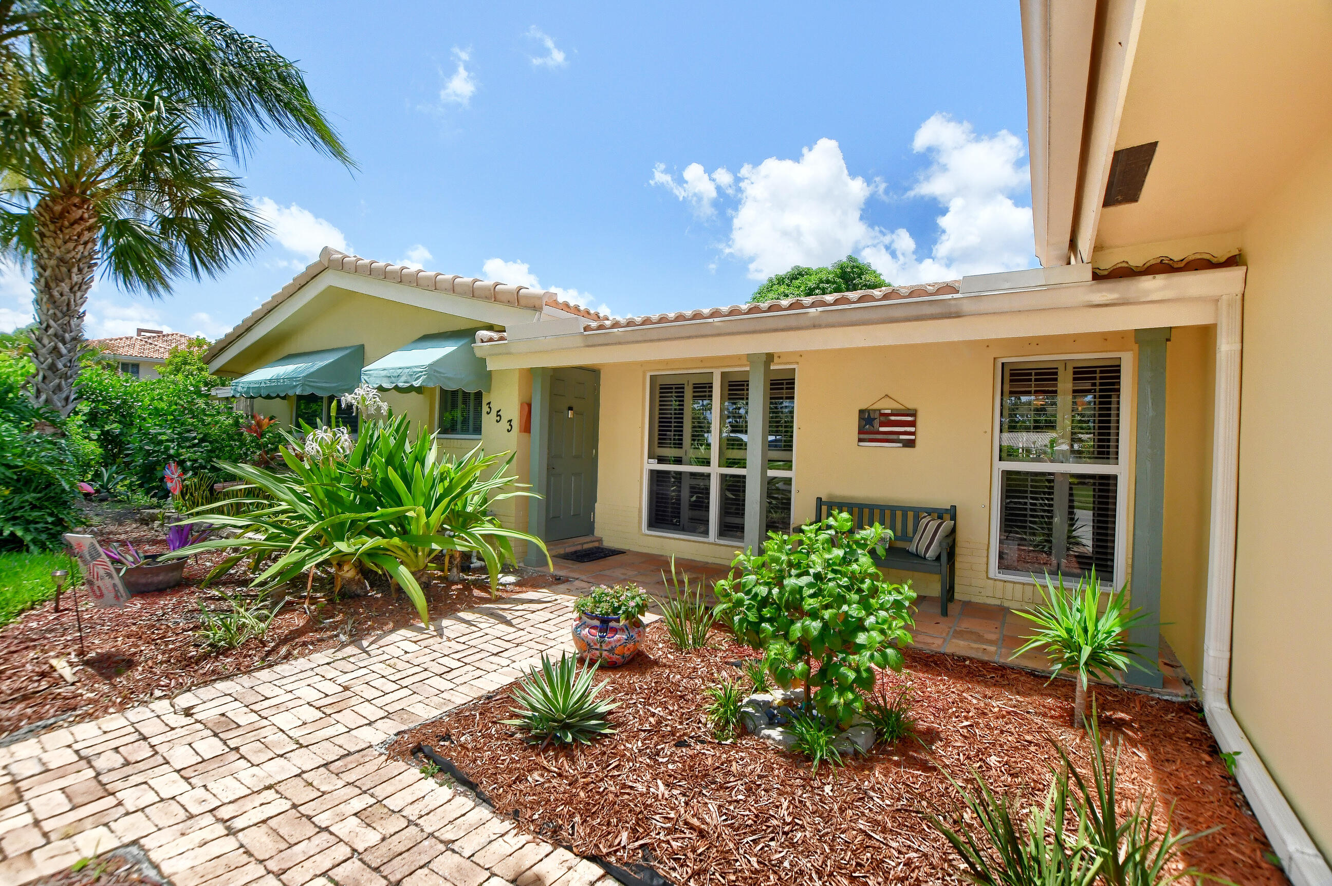 353 Southwest 7th Terrace Boca Raton, FL 33486 - Photo 2 of 22 05_ebf_0605-hdr(5)
