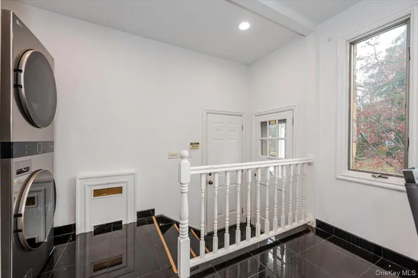 $2,288,000 | 18 Locust Drive, Great Neck, NY 11021