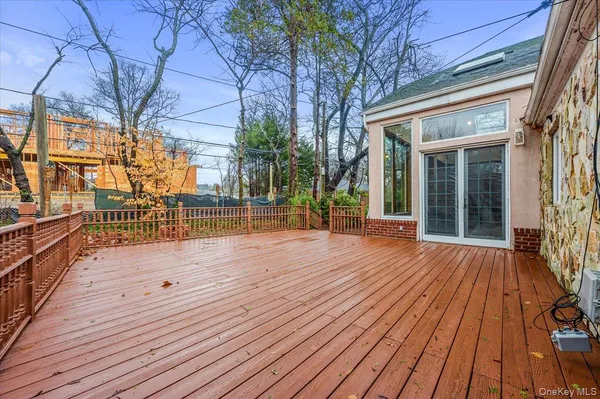 $2,288,000 | 18 Locust Drive, Great Neck, NY 11021
