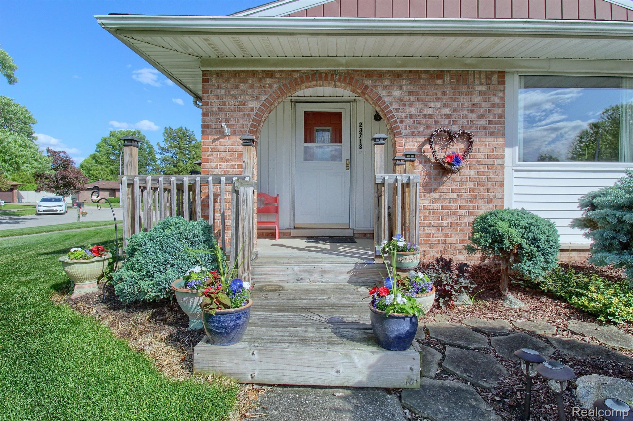 23713 Cedar Ridge Drive Romulus, MI 48174 - Photo 4 of 32 Gallery Image 4