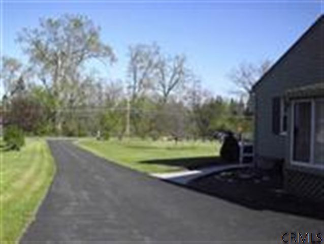 39 Colonial Road Stillwater, NY 12170 - Photo 8 of 15 Photo 8
