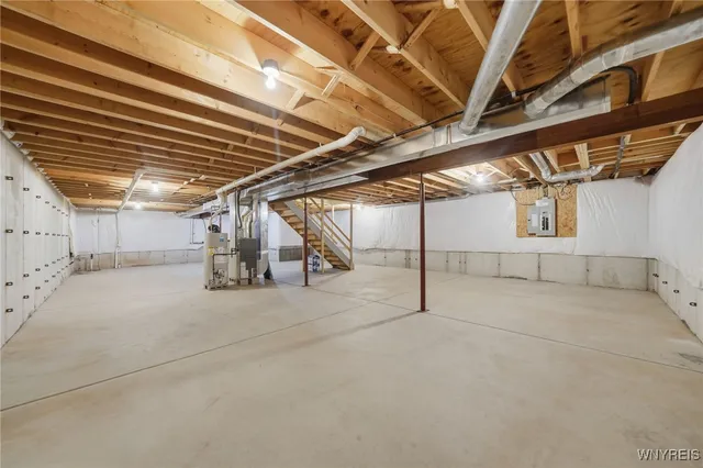 $379,900 | 4883 Waterford Place, Lockport Town, NY 14094